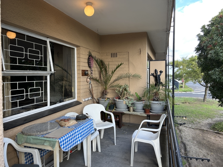 2 Bedroom Property for Sale in Loumar Western Cape